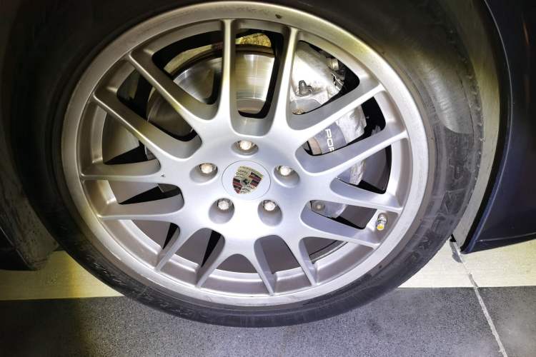 Used Porsche Panamera 2010 Panamera 3.6L Right Front Wheel Hub