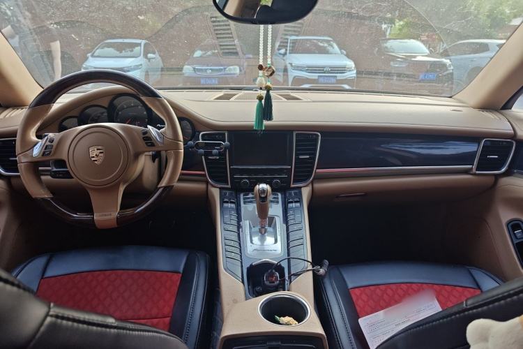 Used Porsche Panamera 2010 Panamera 4 3.6L Center Console