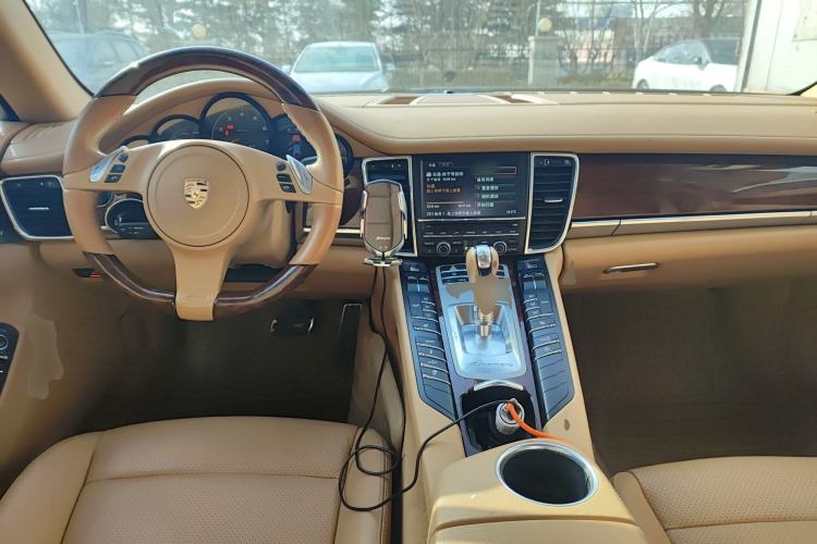 Used Porsche Panamera 2010 Panamera 4 3.6L Center Console