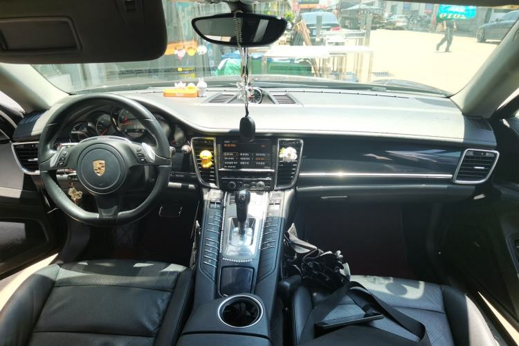 Used Porsche Panamera 2010 Panamera 3.6L Center Console