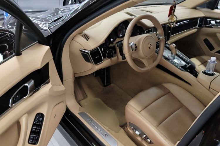Used Porsche Panamera  Driver Seat