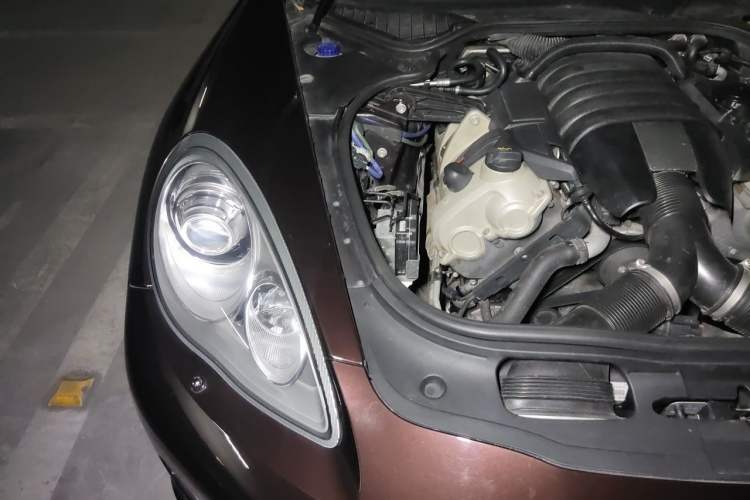 Used Porsche Panamera 2010 Panamera 3.6L Engine Bay Right