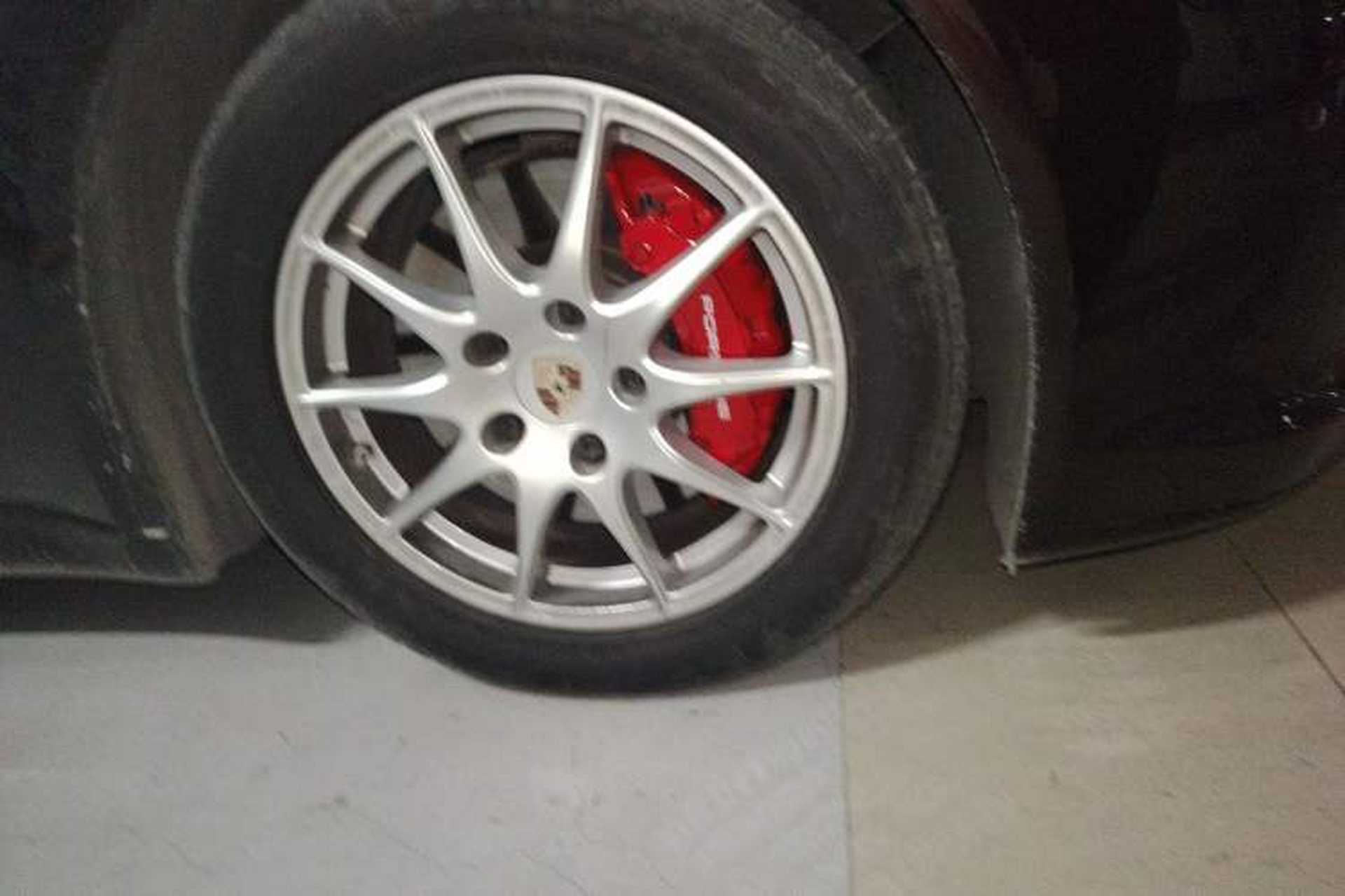 Used Porsche Panamera 2010 Panamera 3.6L Right Front Wheel Hub