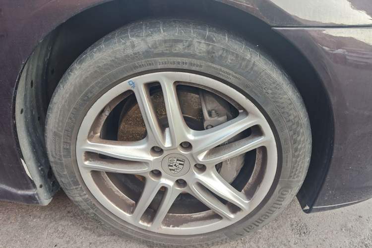 Used Porsche Panamera 2010 Panamera 4 3.6L Right Front Wheel Hub