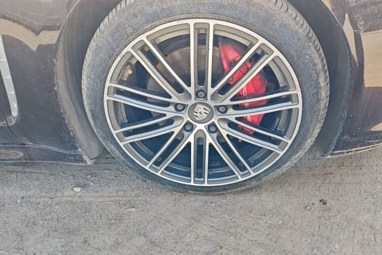 Used Porsche Panamera 2010 Panamera 4 3.6L Right Front Wheel Hub