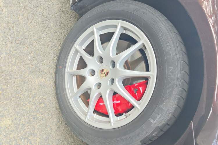 Used Porsche Panamera 2010 Panamera 3.6L Right Front Wheel Hub