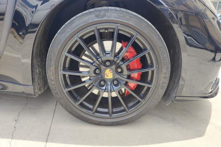 Used Porsche Panamera 2010 Panamera 3.6L Right Front Wheel Hub