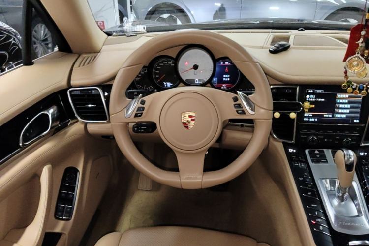 Used Porsche Panamera  Steering Wheel