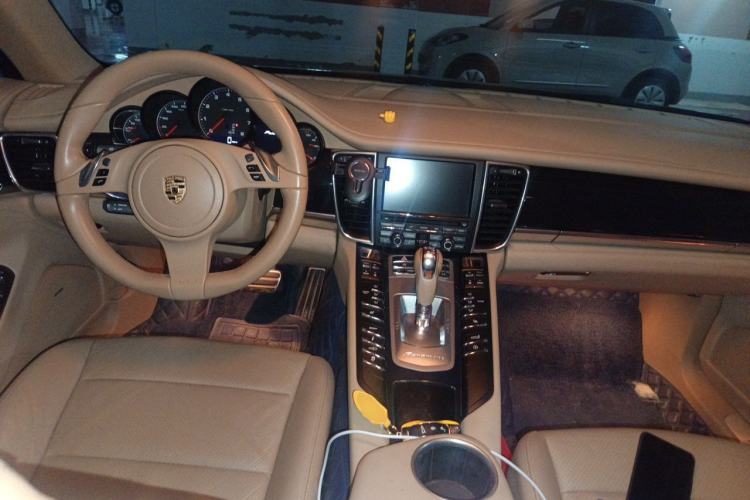 Used Porsche Panamera 2010 Panamera 4 3.6L Center Console