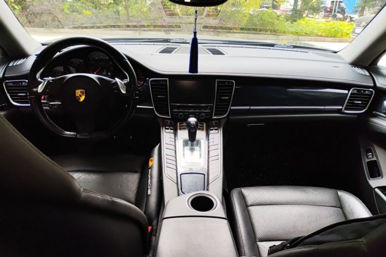 Used Porsche Panamera 2010 Panamera 4 3.6L Center Console