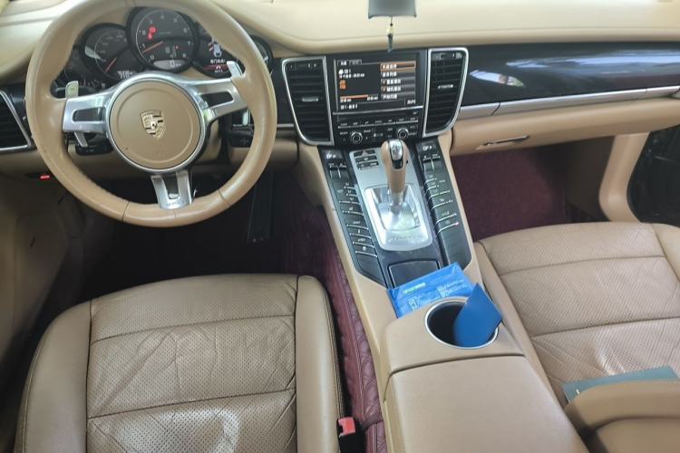 Used Porsche Panamera 2010 Panamera 4 3.6L Center Console