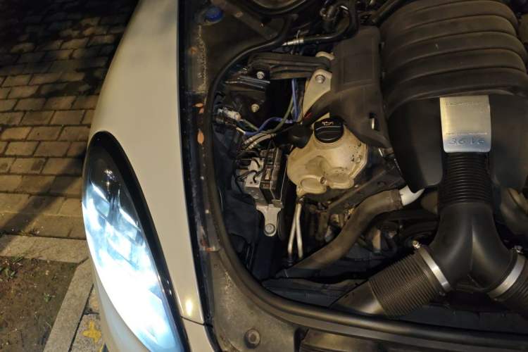 Used Porsche Panamera 2010 Panamera 4 3.6L Engine Bay Right
