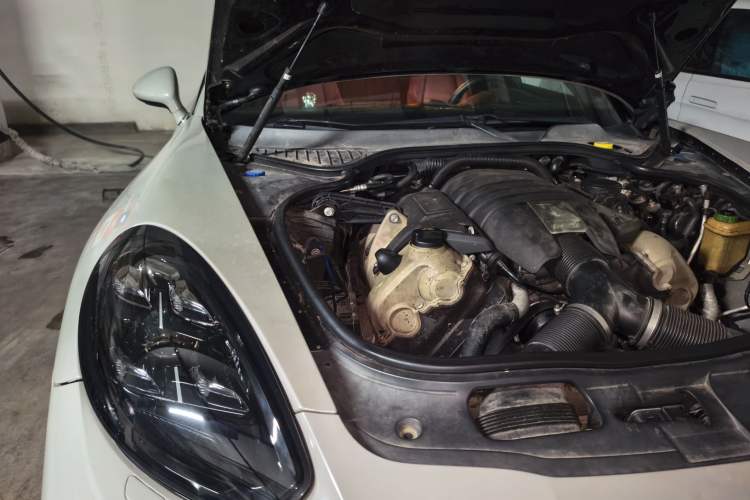 Used Porsche Panamera 2010 Panamera 3.6L Engine Bay Right