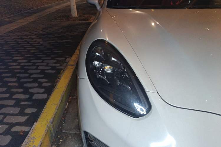 Used Porsche Panamera 2010 Panamera 4 3.6L Right Front Headlight