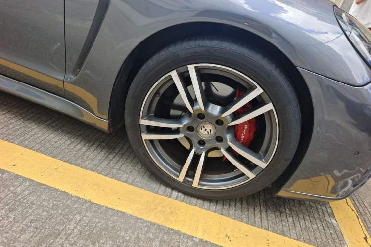 Used Porsche Panamera 2010 Panamera 3.6L Right Front Wheel Hub