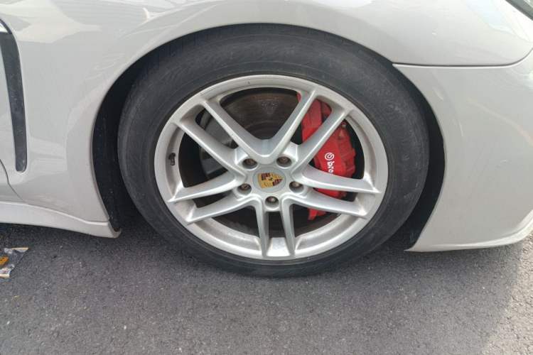 Used Porsche Panamera 2010 Panamera 4 3.6L Right Front Wheel Hub
