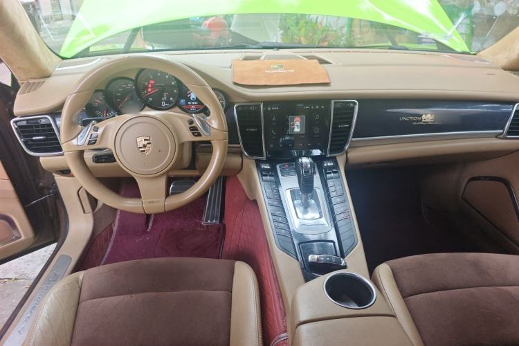 Used Porsche Panamera 2010 Panamera 4 3.6L Center Console