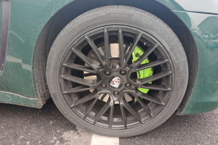 Used Porsche Panamera 2010 Panamera 4 3.6L Right Front Wheel Hub