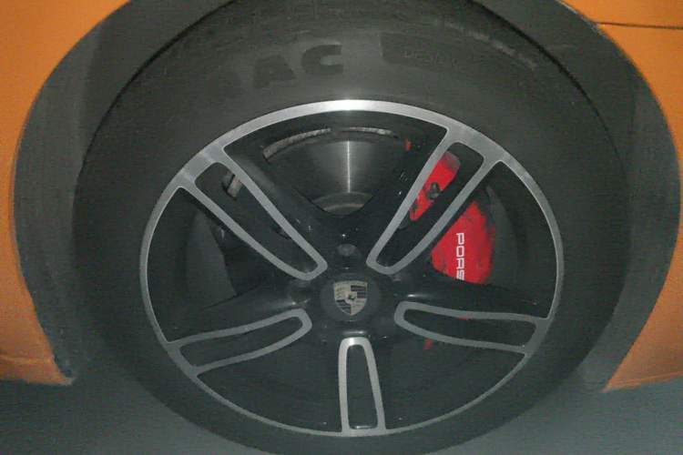 Used Porsche Panamera 2010 Panamera 3.6L Right Front Wheel Hub