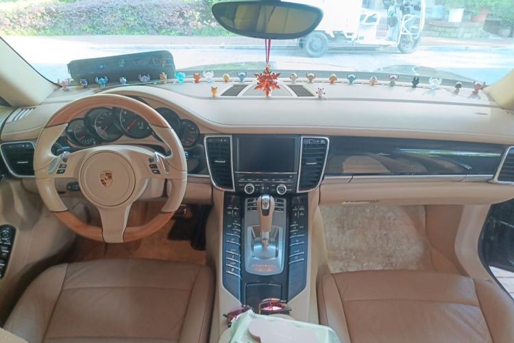 Used Porsche Panamera 2010 Panamera 3.6L Center Console