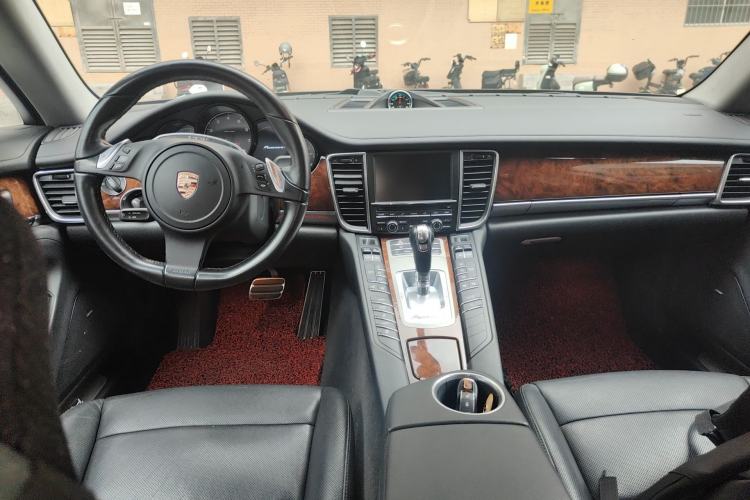 Used Porsche Panamera 2010 Panamera 4 3.6L Center Console