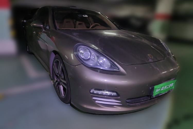 Used Porsche Panamera 2010 Panamera 4 3.6L Front Right 45 Deg
