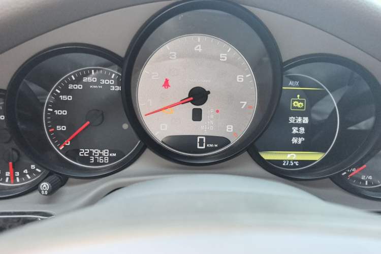 Used Porsche Panamera 2010 Panamera S 4.8L Odometer Close Up
