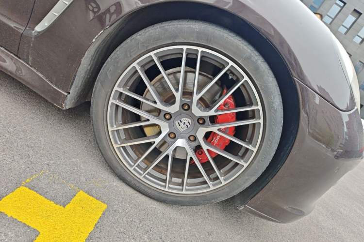 Used Porsche Panamera 2010 Panamera 4 3.6L Right Front Wheel Hub