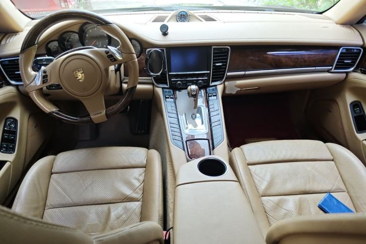 Used Porsche Panamera 2010 Panamera 4 3.6L Center Console