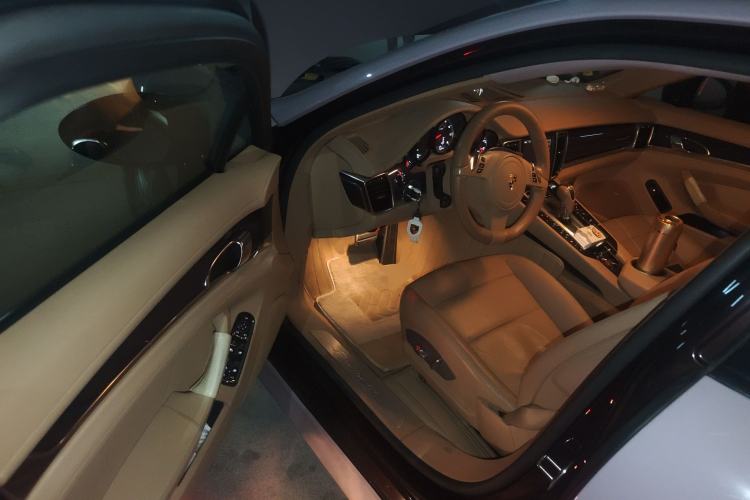 Used Porsche Panamera 2010 Panamera 4 3.6L Driver Seat