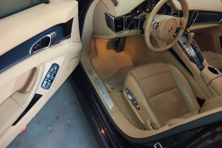 Used Porsche Panamera 2010 Panamera 4 3.6L Driver Seat