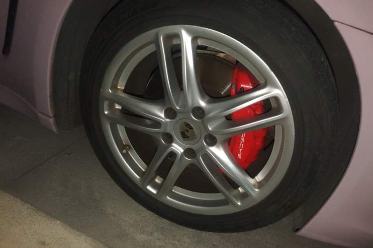 Used Porsche Panamera 2010 Panamera 4 3.6L Right Front Wheel Hub