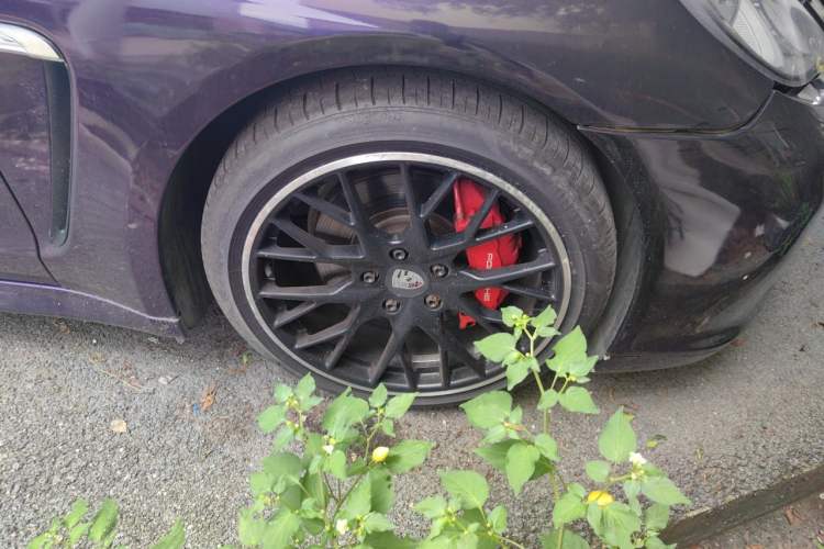 Used Porsche Panamera 2010 Panamera 3.6L Right Front Wheel Hub