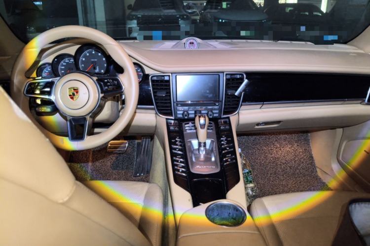 Used Porsche Panamera 2010 Panamera 4 3.6L Center Console