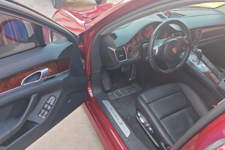 Used Porsche Panamera 2010 Panamera S 4.8L Driver Seat