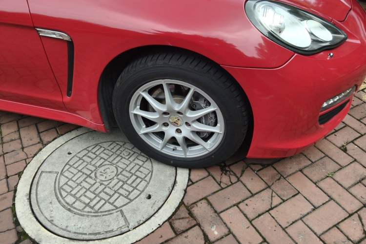 Used Porsche Panamera 2010 Panamera 3.6L Right Front Wheel Hub