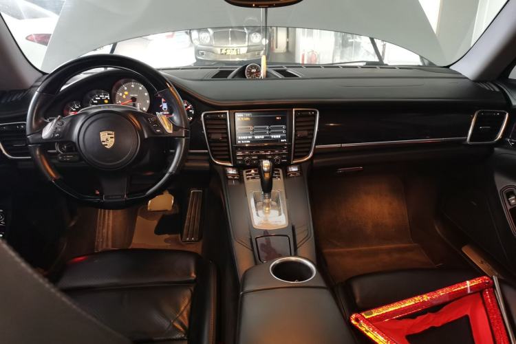 Used Porsche Panamera 2010 Panamera S 4.8L Center Console
