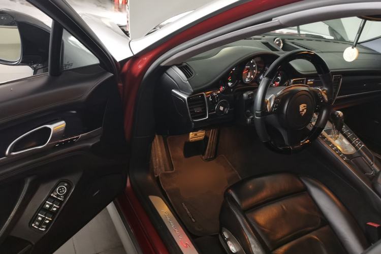 Used Porsche Panamera 2010 Panamera S 4.8L Driver Seat