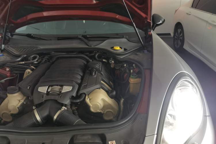 Used Porsche Panamera 2010 Panamera S 4.8L Engine Bay Left