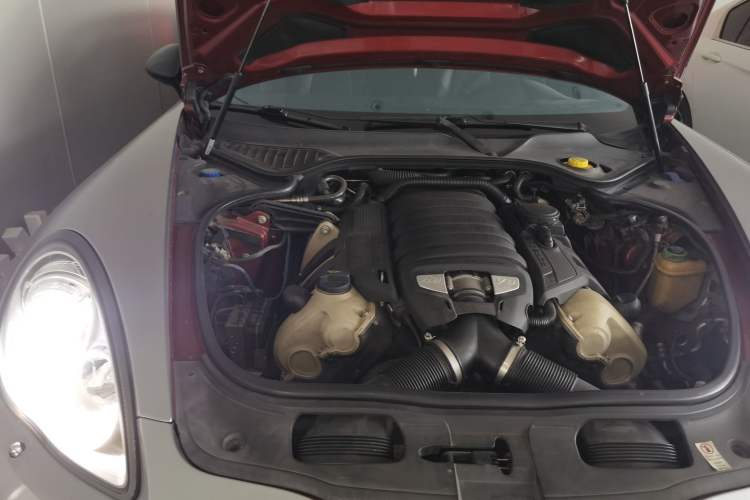 Used Porsche Panamera 2010 Panamera S 4.8L Engine Bay Right