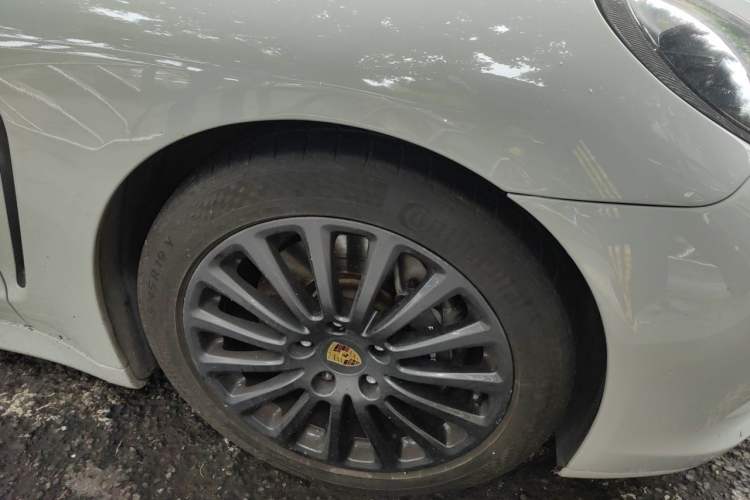 Used Porsche Panamera 2010 Panamera 3.6L Right Front Wheel Hub