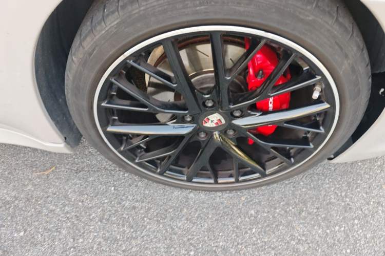 Used Porsche Panamera 2010 Panamera 3.6L Right Front Wheel Hub