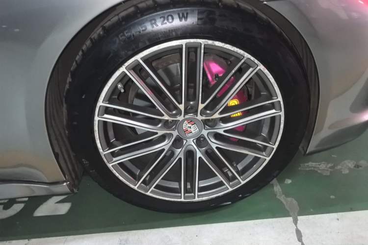 Used Porsche Panamera 2010 Panamera 3.6L Right Front Wheel Hub