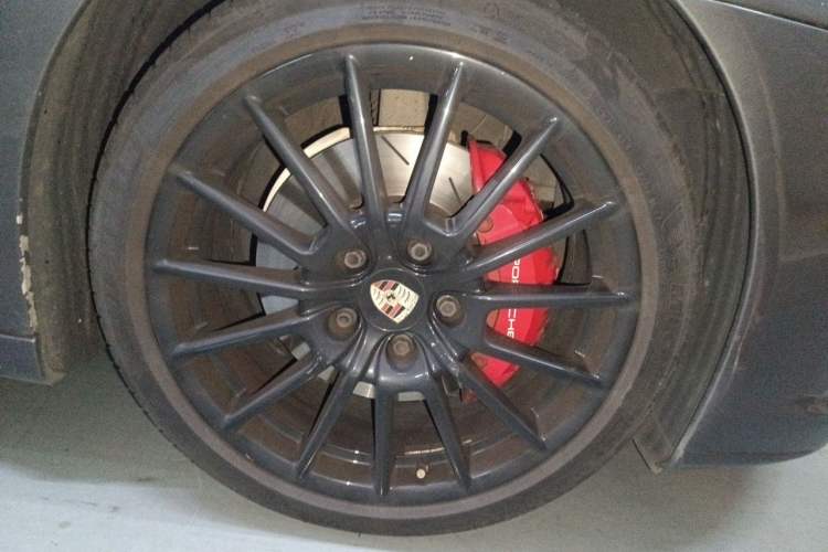 Used Porsche Panamera 2010 Panamera 3.6L Right Front Wheel Hub