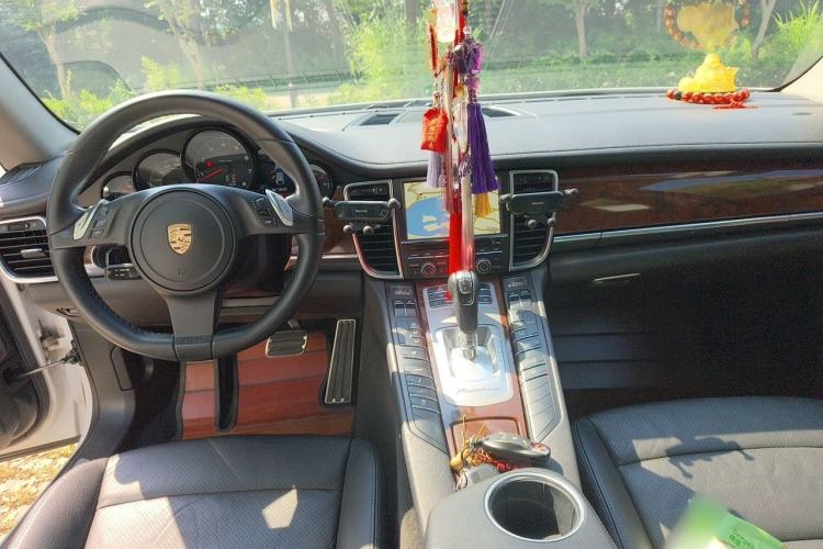 Used Porsche Panamera 2010 Panamera 3.6L Center Console