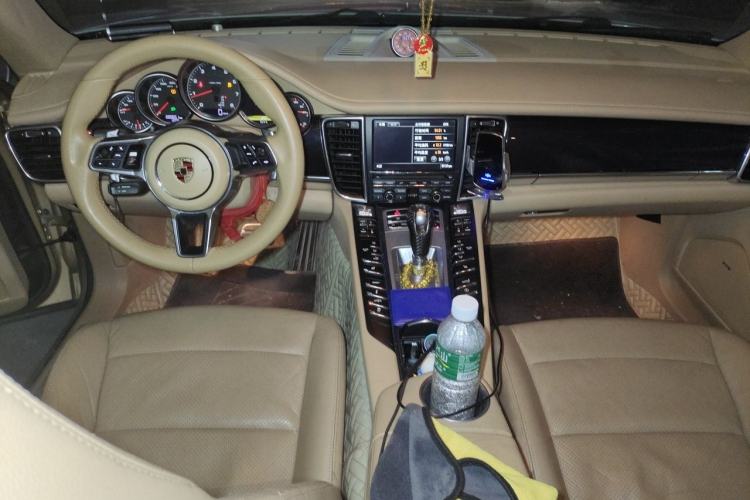 Used Porsche Panamera 2010 Panamera 3.6L Center Console