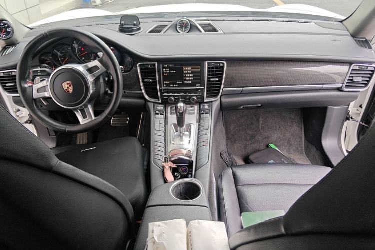 Used Porsche Panamera 2010 Panamera 4 3.6L Center Console