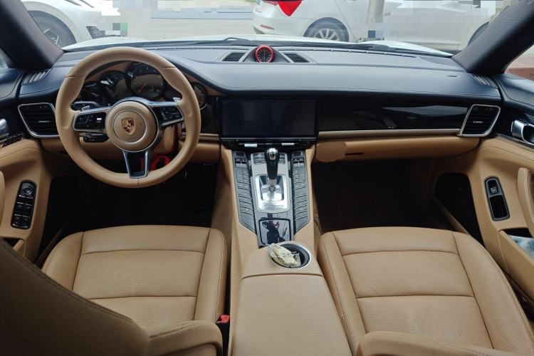 Used Porsche Panamera 2010 Panamera 4 3.6L Center Console