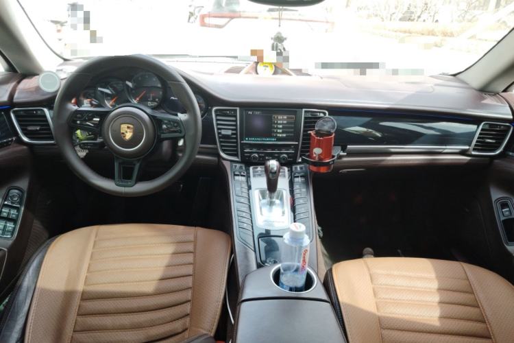 Used Porsche Panamera 2010 Panamera 4 3.6L Center Console