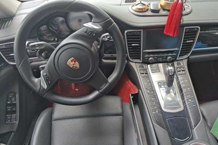 Used Porsche Panamera 2010 Panamera S 4.8L Center Console